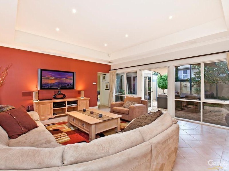 5 Peninsula Drive, Mawson Lakes SA 5095