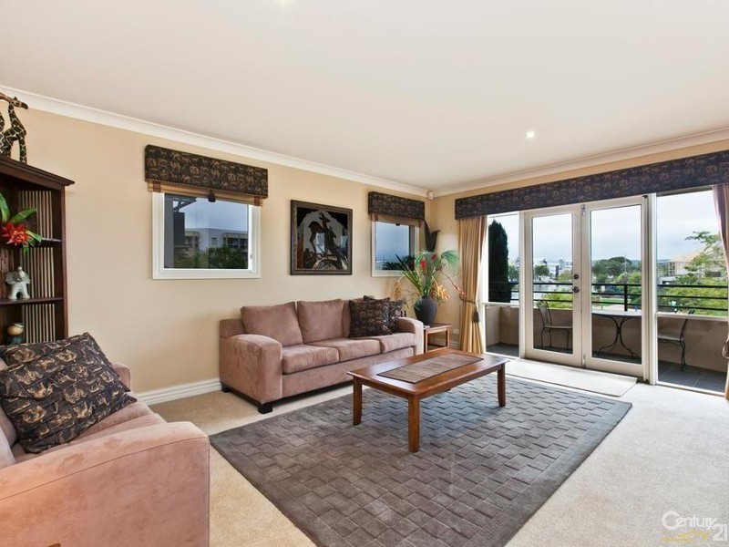 5 Peninsula Drive, Mawson Lakes SA 5095