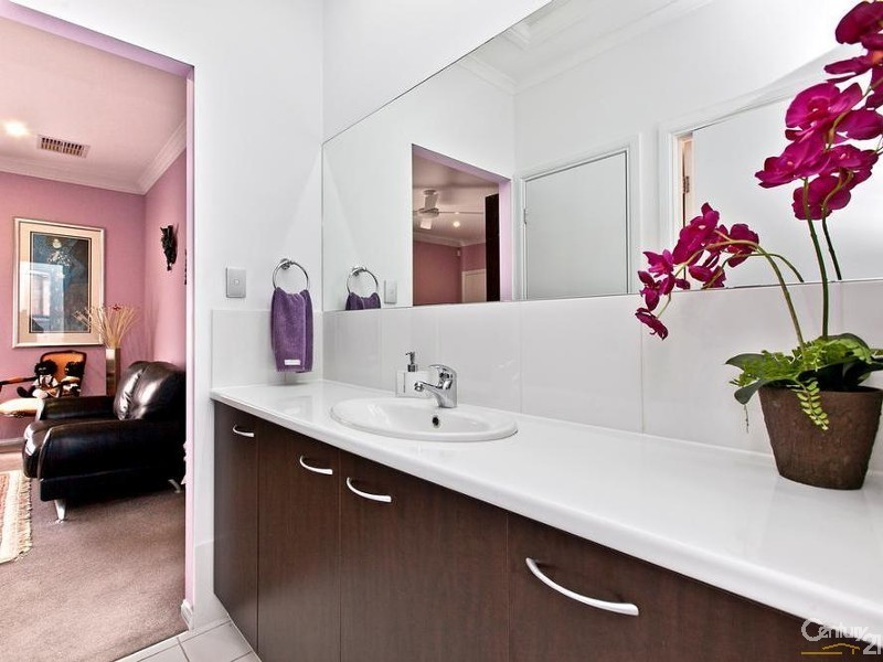 89 Isla Circuit, Mawson Lakes SA 5095