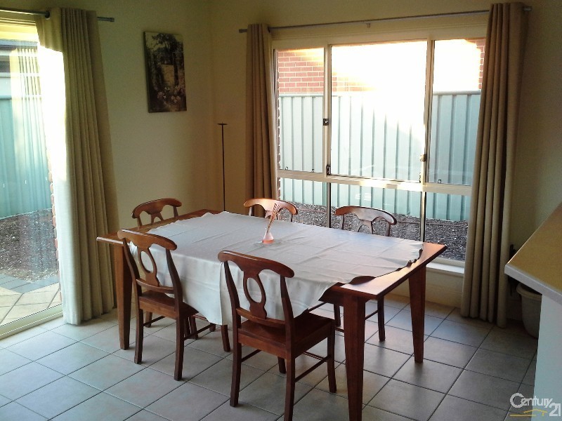 5 Brimpton Avenue, Mawson Lakes SA 5095