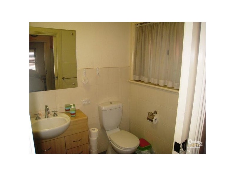 5 Brimpton Avenue, Mawson Lakes SA 5095