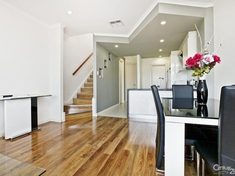 11 MacMillan Avenue, Mawson Lakes SA 5095