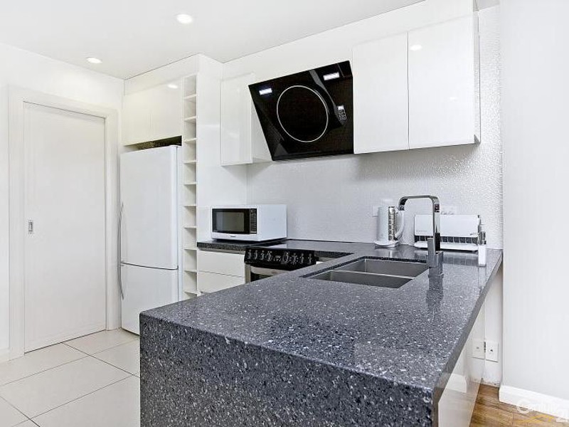 11 MacMillan Avenue, Mawson Lakes SA 5095