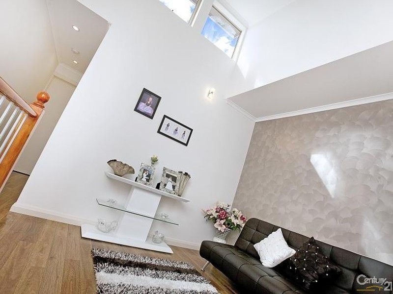 11 MacMillan Avenue, Mawson Lakes SA 5095