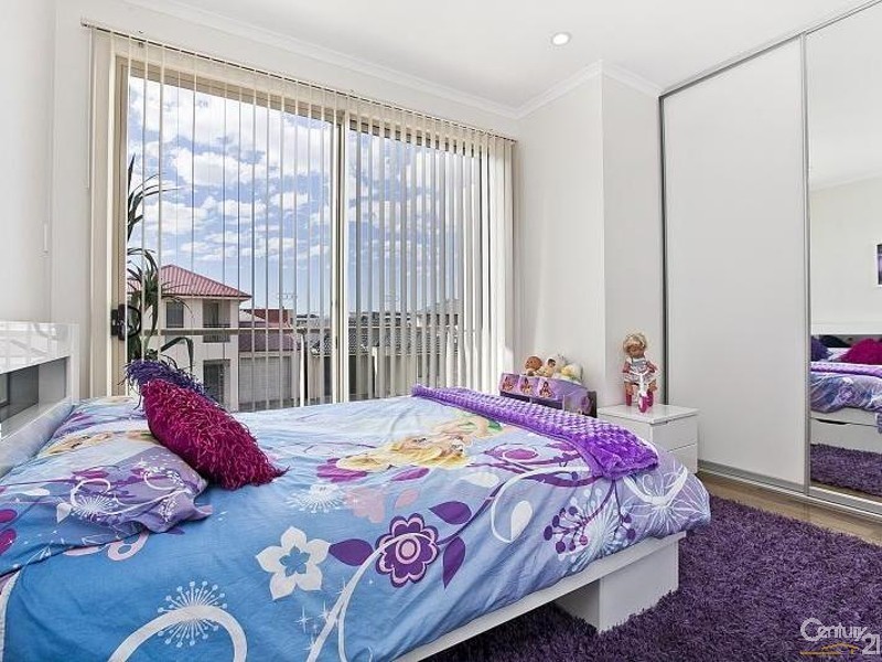 11 MacMillan Avenue, Mawson Lakes SA 5095