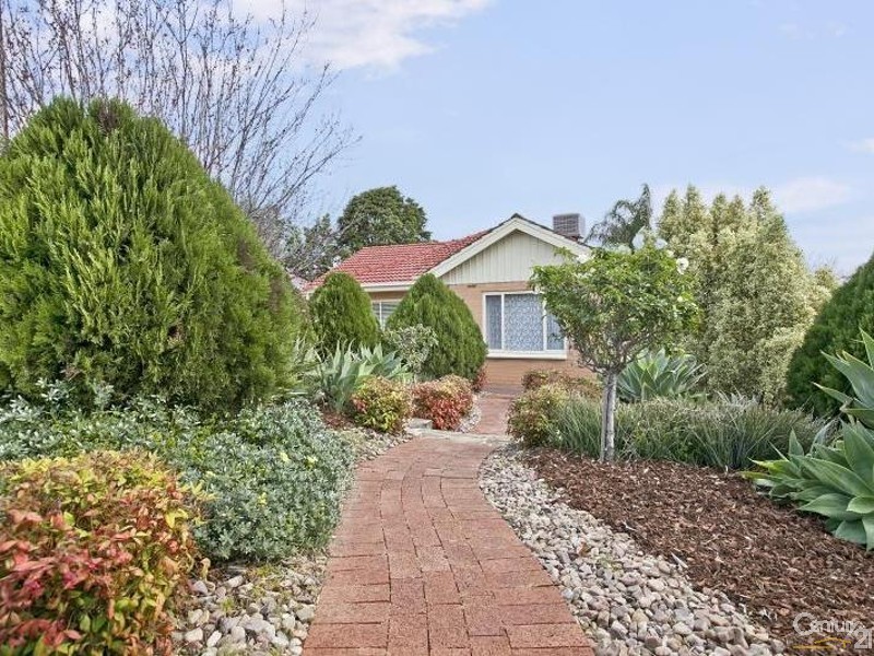 3  Clayton Crescent, Para Hills SA 5096