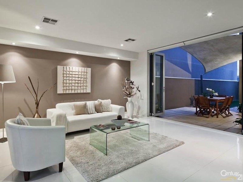 17 The Drive, Mawson Lakes SA 5095