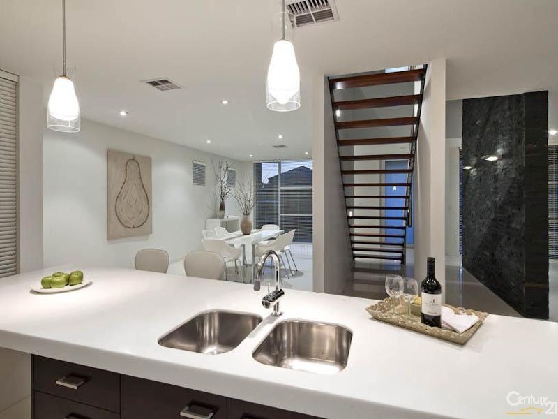 17 The Drive, Mawson Lakes SA 5095