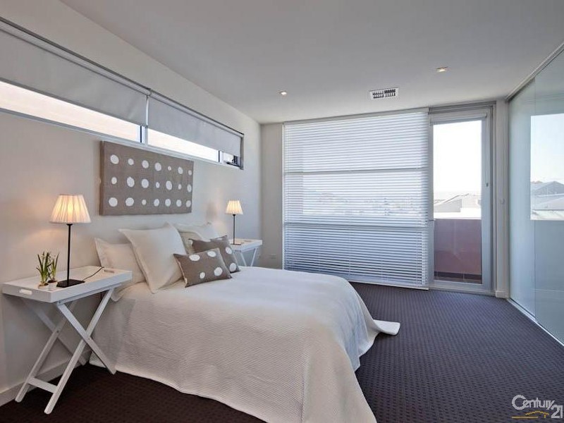 17 The Drive, Mawson Lakes SA 5095