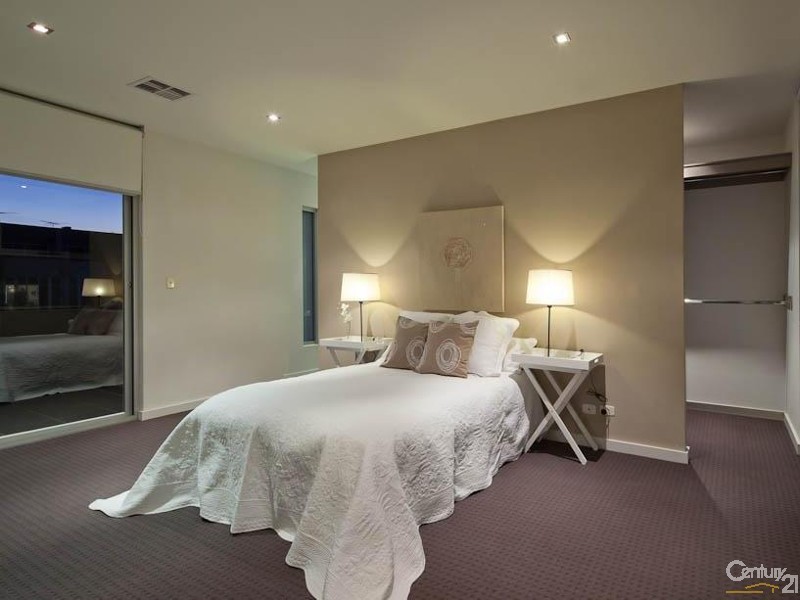 17 The Drive, Mawson Lakes SA 5095