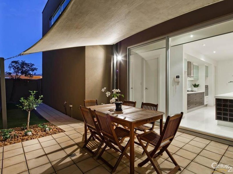 17 The Drive, Mawson Lakes SA 5095