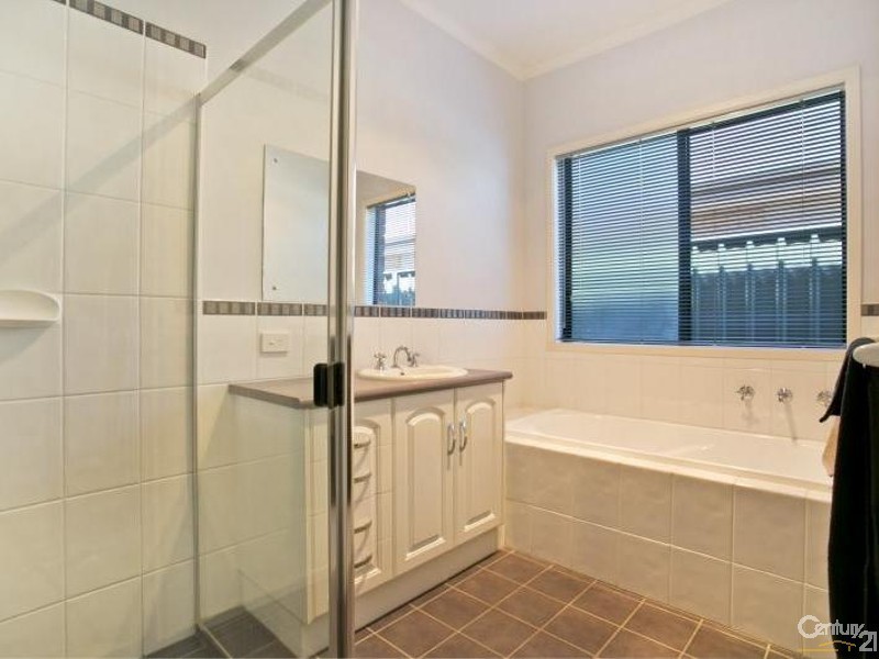 7 Weatherstone Circuit, Mawson Lakes SA 5095