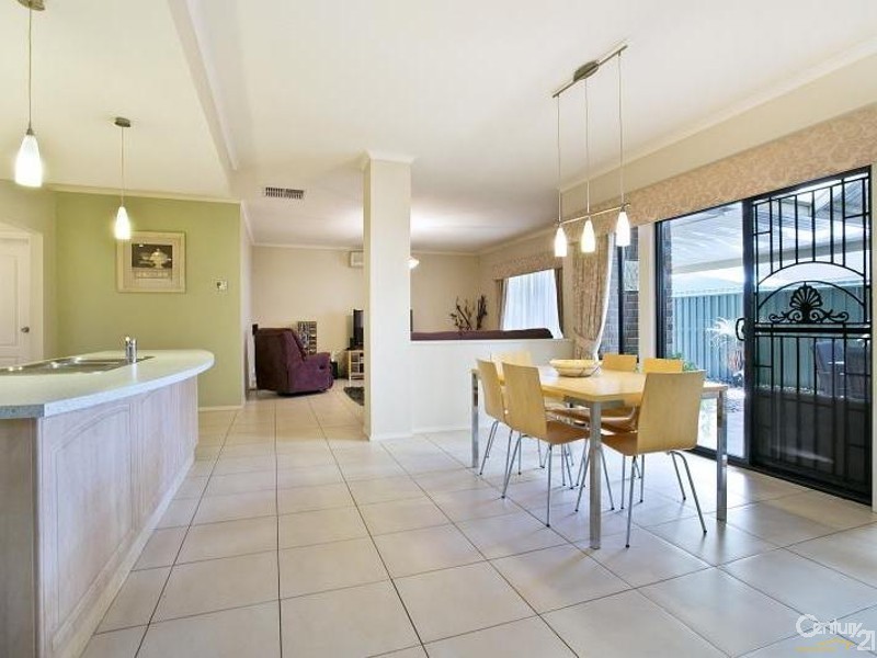 7 Weatherstone Circuit, Mawson Lakes SA 5095