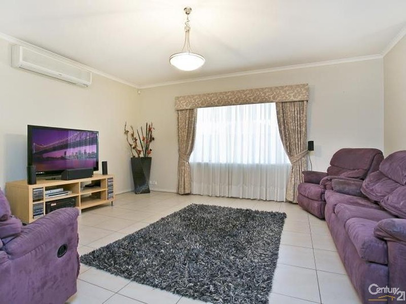 7 Weatherstone Circuit, Mawson Lakes SA 5095