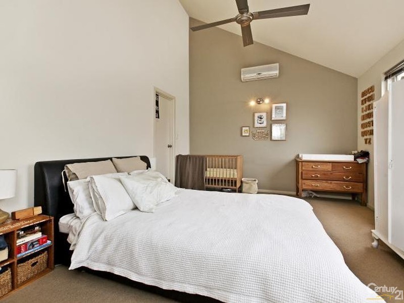 4 Yates Street, Mawson Lakes SA 5095