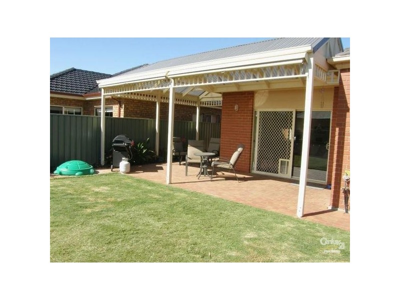 5 Prion Circuit, Mawson Lakes SA 5095