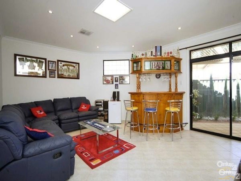 12 Lord Howe Crescent, Mawson Lakes SA 5095