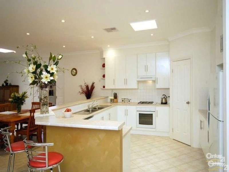 12 Lord Howe Crescent, Mawson Lakes SA 5095