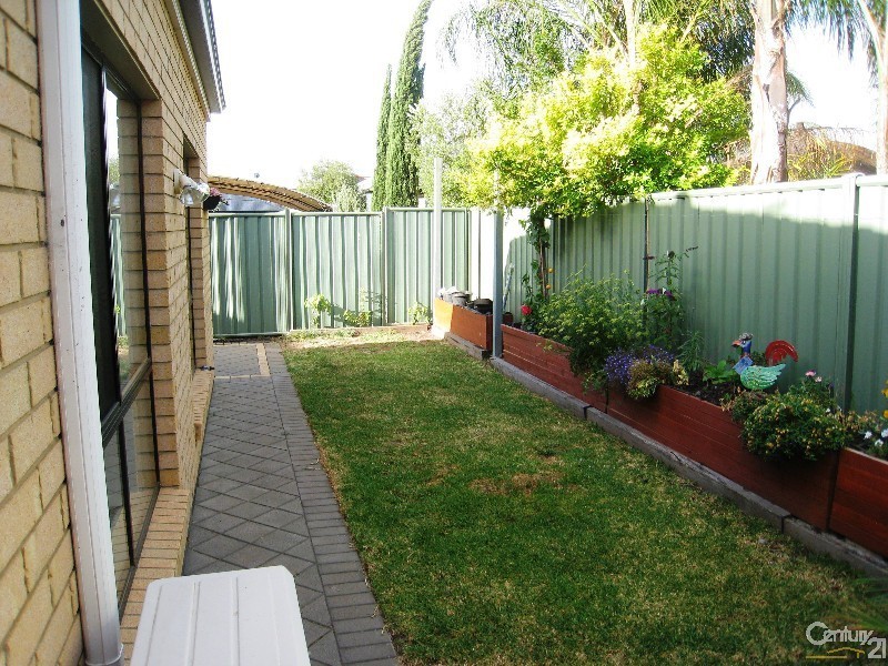 16 Weatherstone Crescent, Mawson Lakes SA 5095