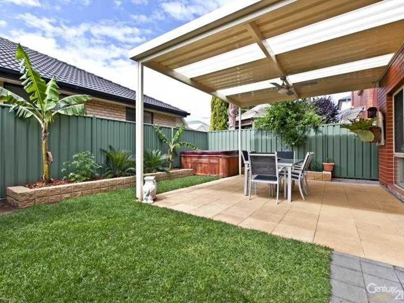 17B Windermere Crescent, Mawson Lakes SA 5095