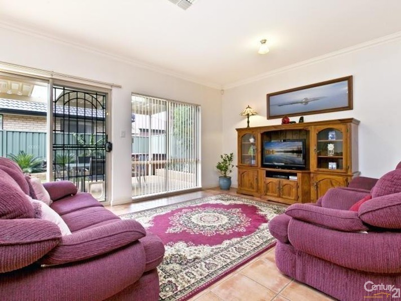 17B Windermere Crescent, Mawson Lakes SA 5095