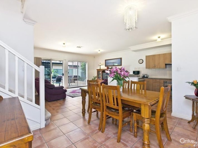 17B Windermere Crescent, Mawson Lakes SA 5095