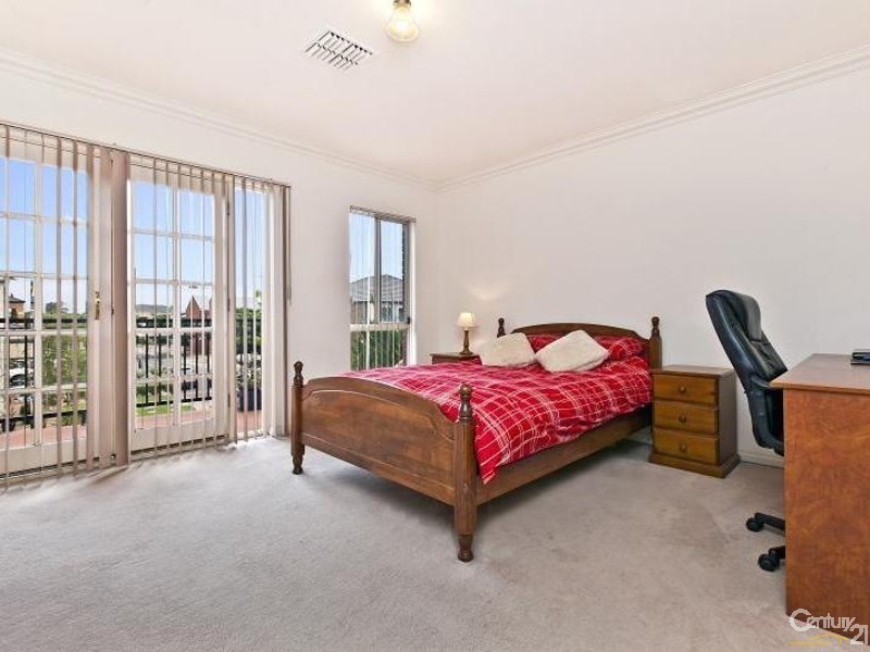 17B Windermere Crescent, Mawson Lakes SA 5095