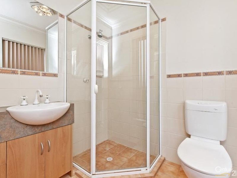 17B Windermere Crescent, Mawson Lakes SA 5095