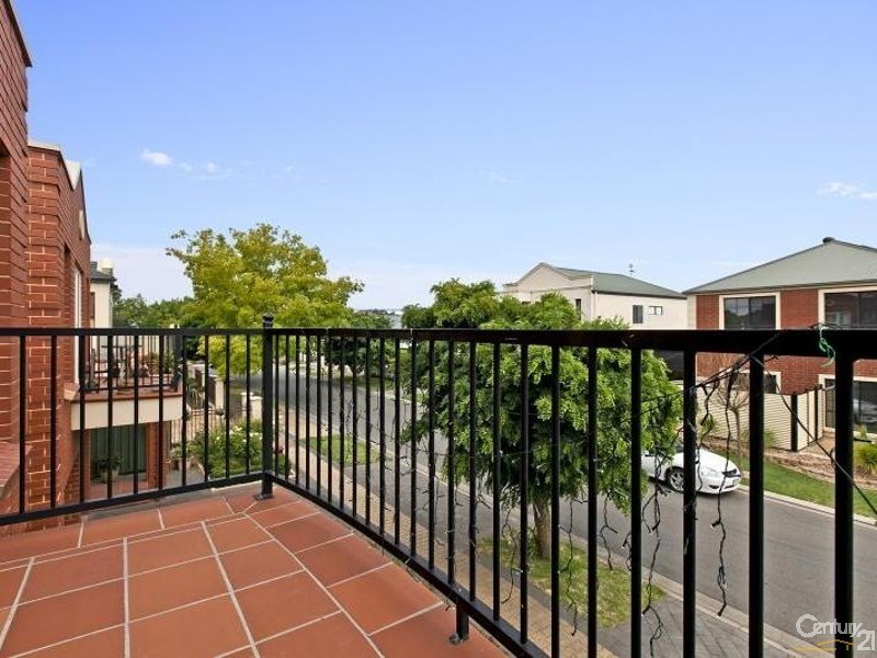 17B Windermere Crescent, Mawson Lakes SA 5095