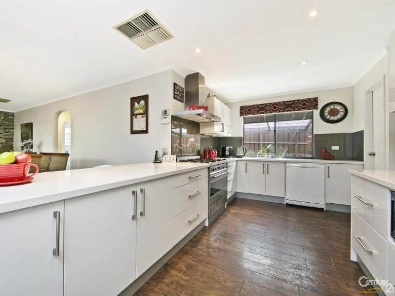 8 Lagavulin Court, Greenwith SA 5125