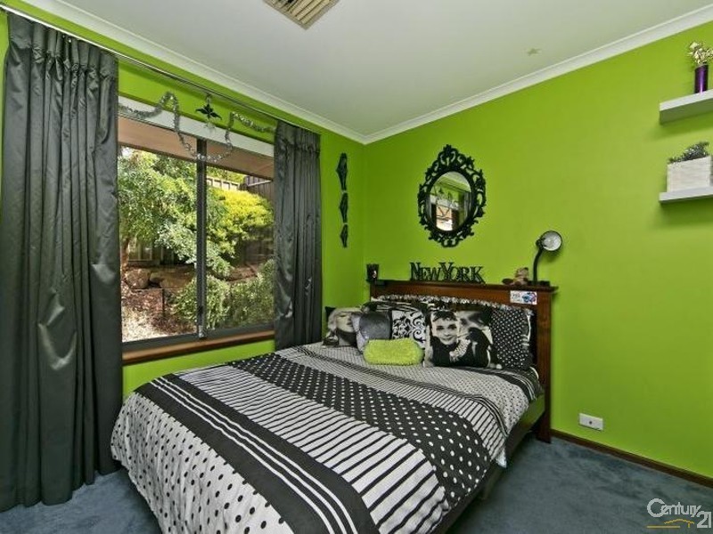 8 Lagavulin Court, Greenwith SA 5125