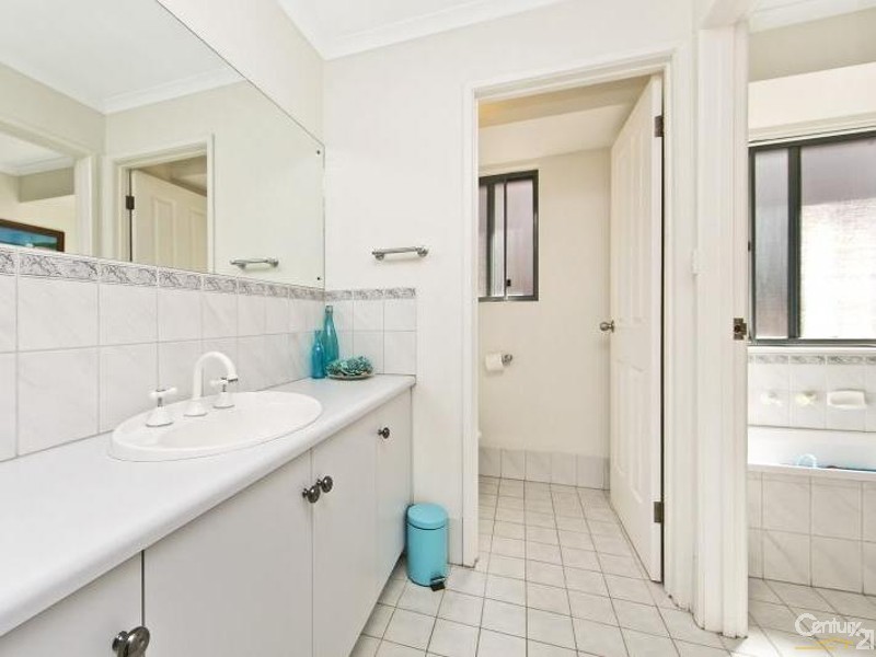 8 Lagavulin Court, Greenwith SA 5125