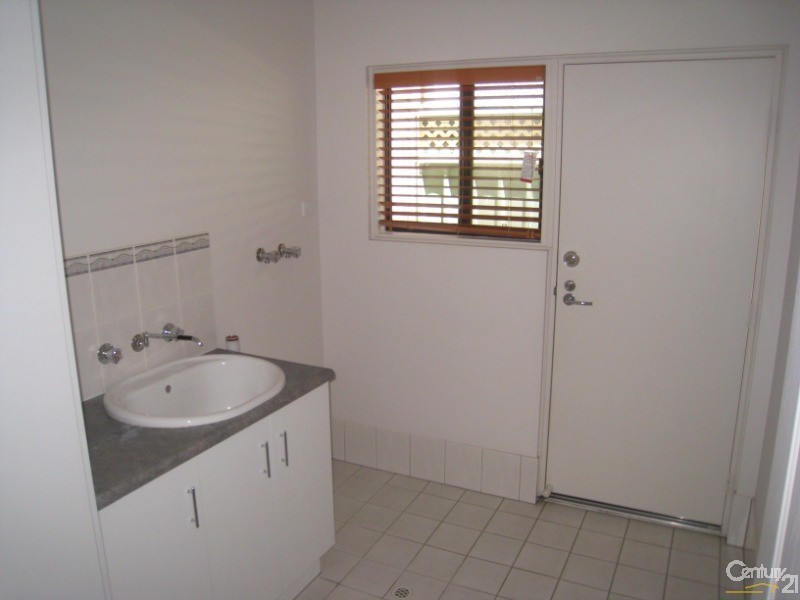 1 Azores Court, Mawson Lakes SA 5095