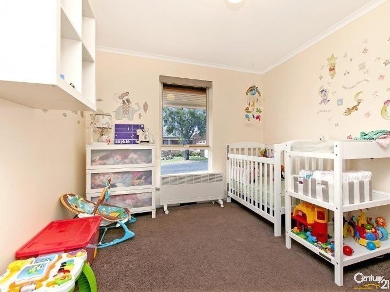 14 Ronald Road, Redwood Park SA 5097