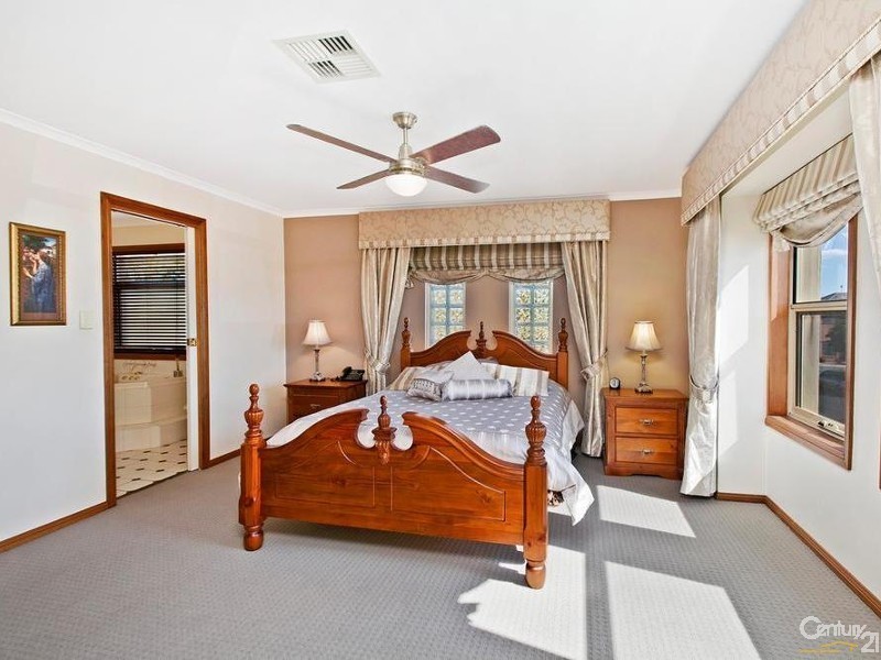 15 Kingfisher Avenue, Mawson Lakes SA 5095
