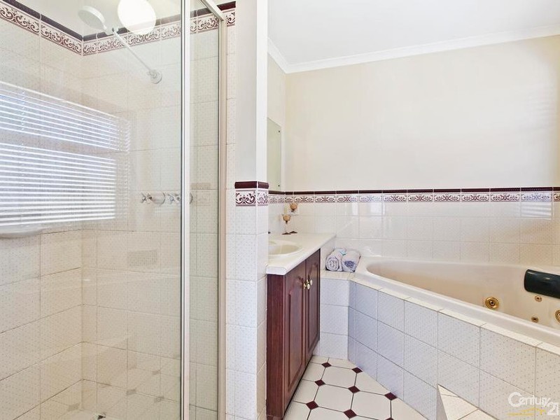 15 Kingfisher Avenue, Mawson Lakes SA 5095