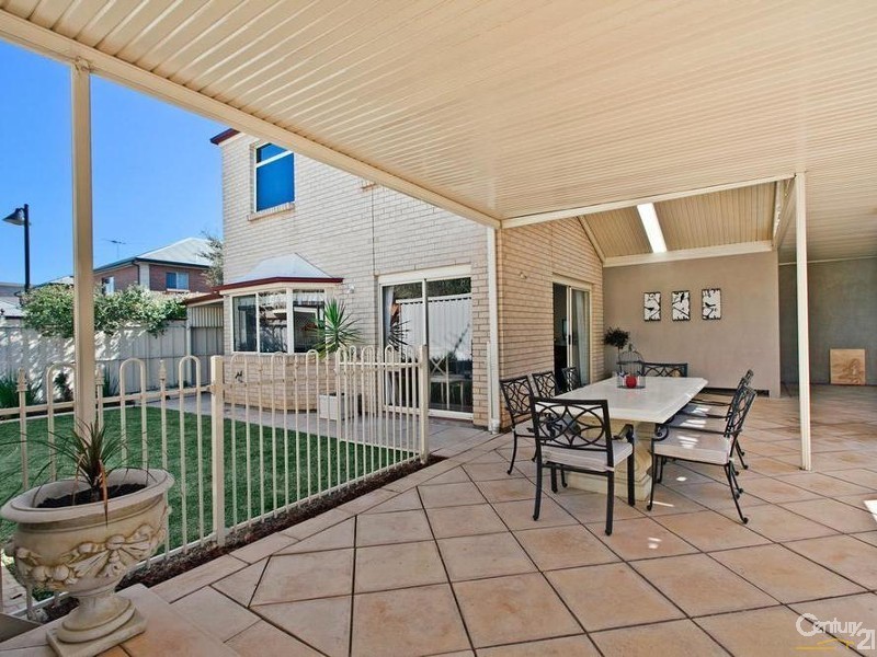 15 Kingfisher Avenue, Mawson Lakes SA 5095