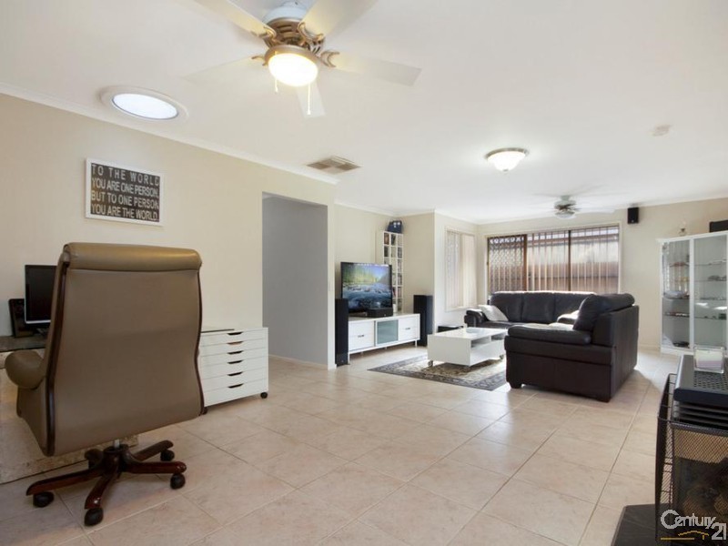 3 Hilditch Drive, Green Fields SA 5107