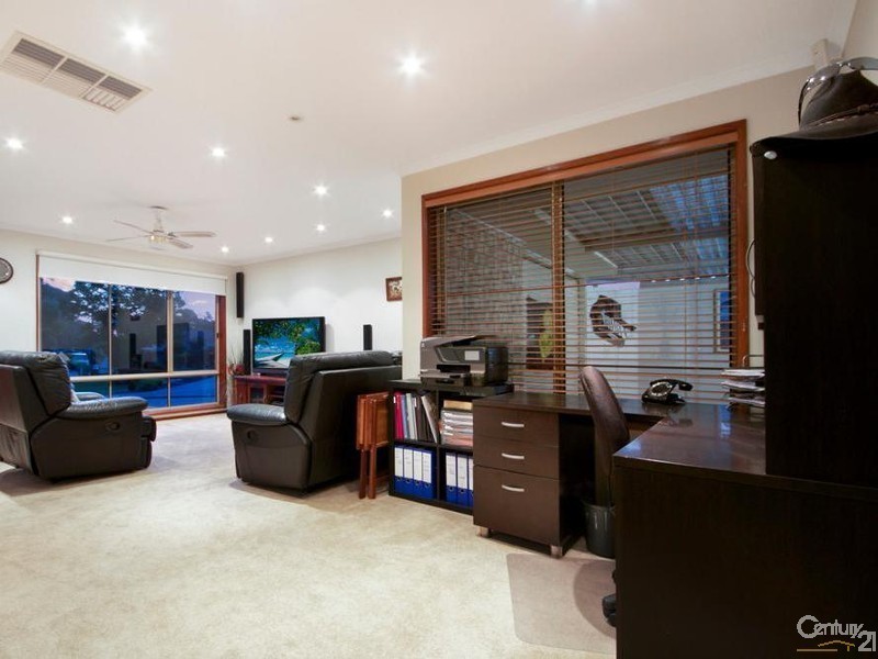 11 Brisbane Drive, Salisbury Heights SA 5109