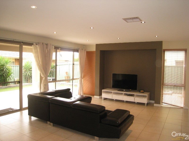 22 Rosella Street, Mawson Lakes SA 5095