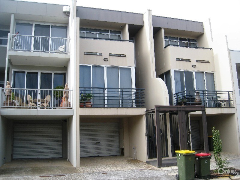 4 Azores Court, Mawson Lakes SA 5095