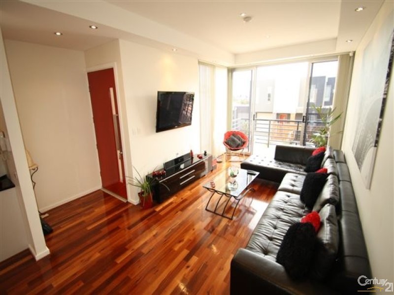 4 Azores Court, Mawson Lakes SA 5095