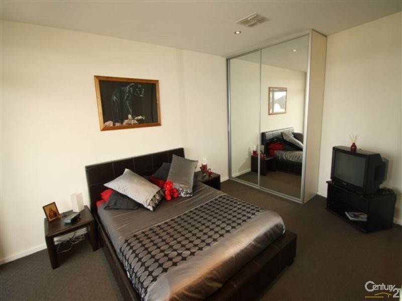 4 Azores Court, Mawson Lakes SA 5095