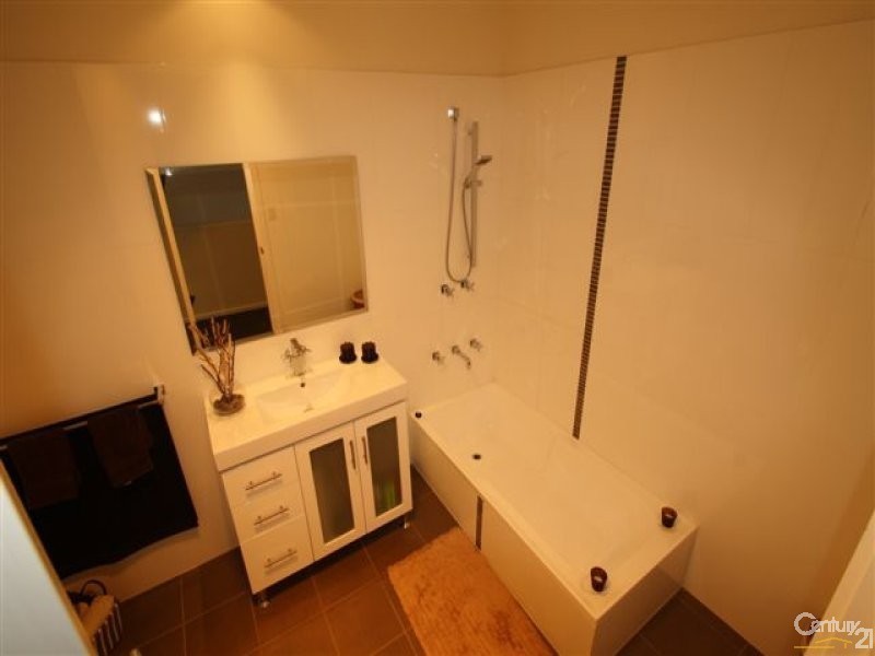 4 Azores Court, Mawson Lakes SA 5095