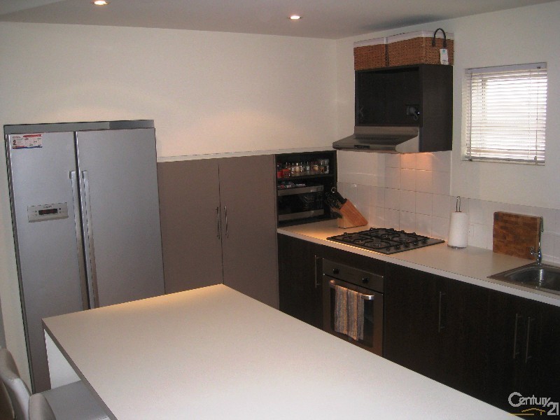 2 Shipsters Lane, Mawson Lakes SA 5095