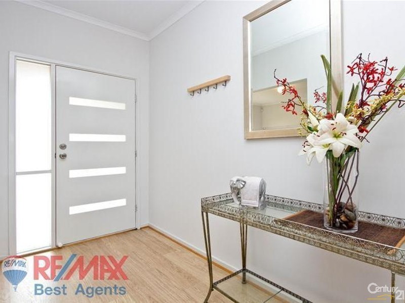 54 Shoalhaven Circuit, Mawson Lakes SA 5095