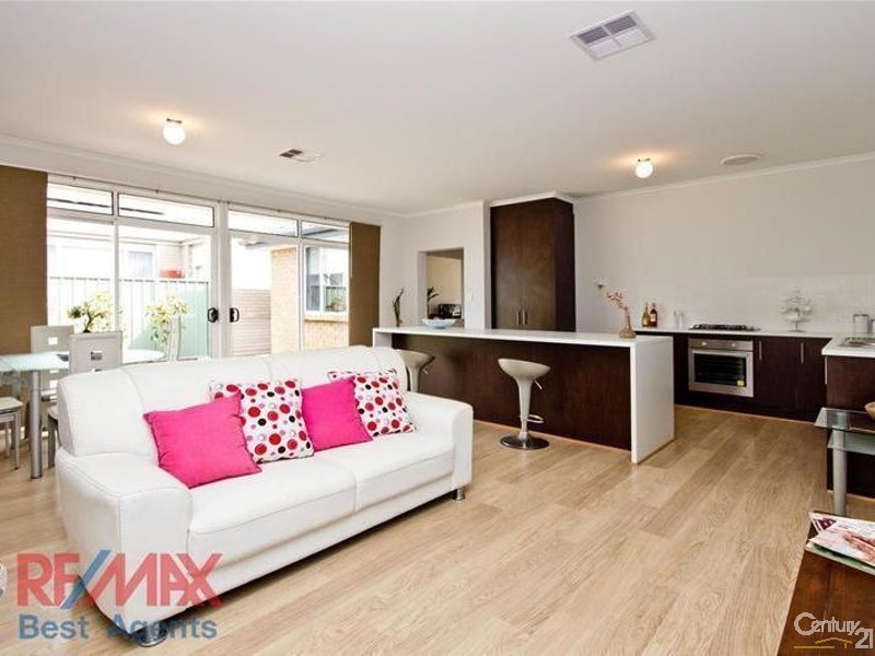 54 Shoalhaven Circuit, Mawson Lakes SA 5095