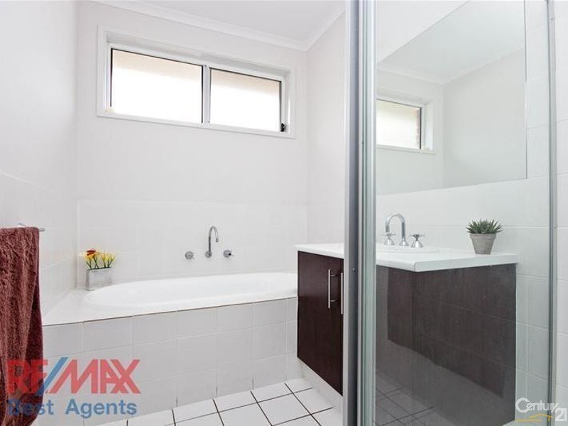 54 Shoalhaven Circuit, Mawson Lakes SA 5095