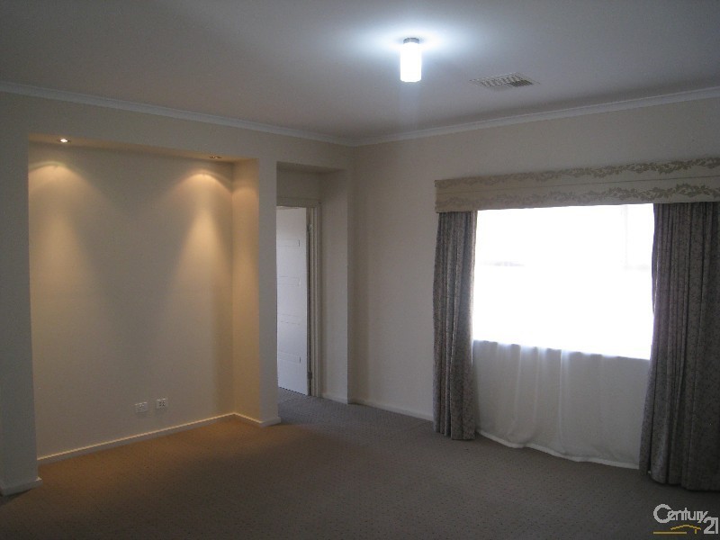 57 Nelson Crescent, Mawson Lakes SA 5095