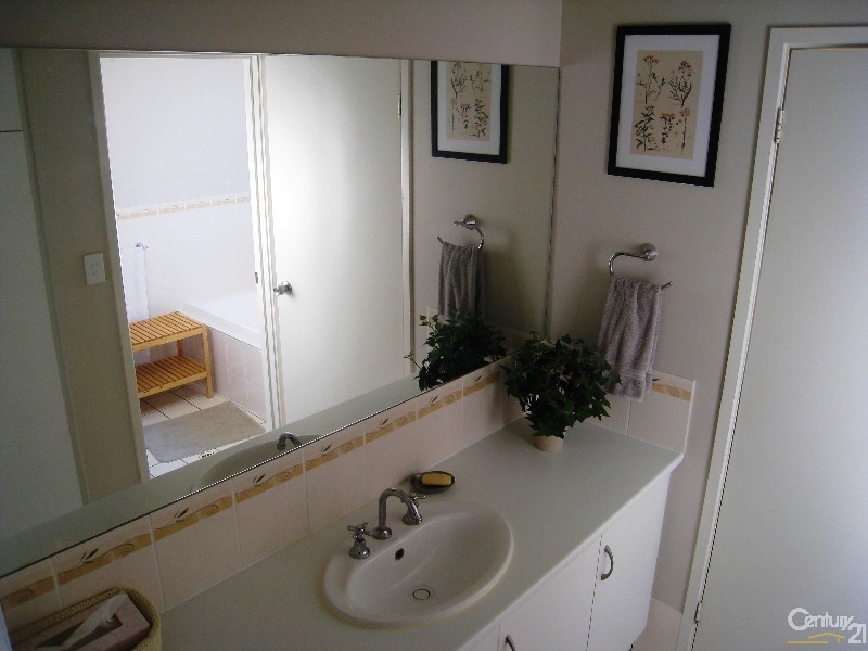 12 Bimini Crescent, Mawson Lakes SA 5095